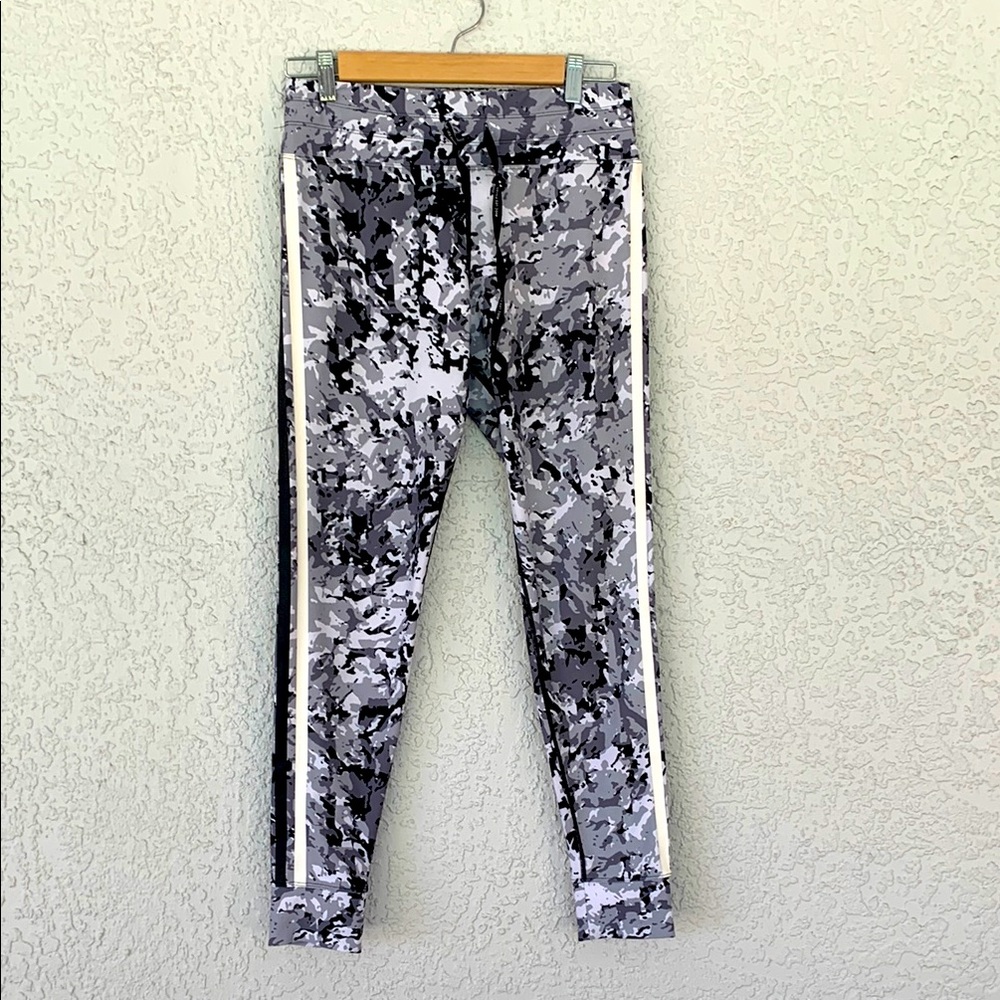 Avec Les Filles by Anthropology Camouflage Leggings - Gray size M